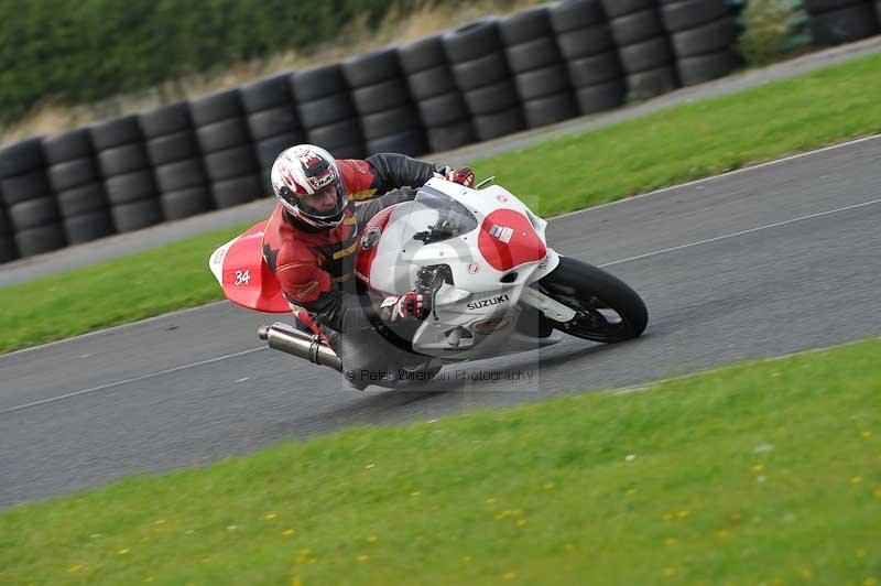 Motorcycle action photographs;cadwell;cadwell park photographs;event digital images;eventdigitalimages;motor racing louth lincolnshire;no limits trackdays;peter wileman photography;trackday;trackday digital images;trackday photos