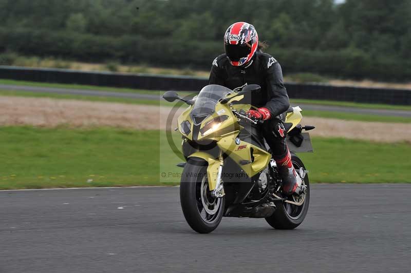 Motorcycle action photographs;cadwell;cadwell park photographs;event digital images;eventdigitalimages;motor racing louth lincolnshire;no limits trackdays;peter wileman photography;trackday;trackday digital images;trackday photos