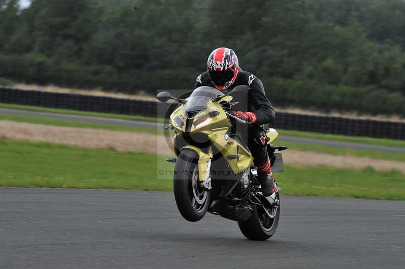 Motorcycle action photographs;cadwell;cadwell park photographs;event digital images;eventdigitalimages;motor racing louth lincolnshire;no limits trackdays;peter wileman photography;trackday;trackday digital images;trackday photos