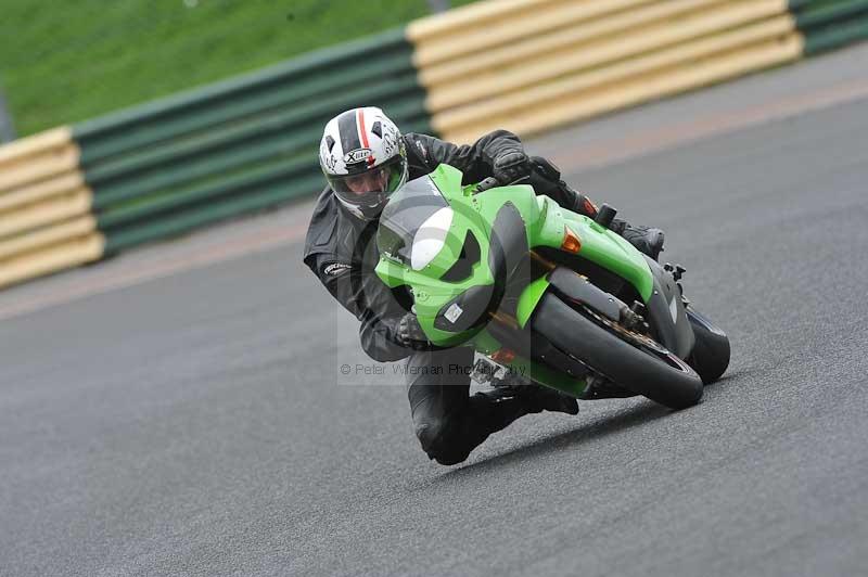 Motorcycle action photographs;cadwell;cadwell park photographs;event digital images;eventdigitalimages;motor racing louth lincolnshire;no limits trackdays;peter wileman photography;trackday;trackday digital images;trackday photos