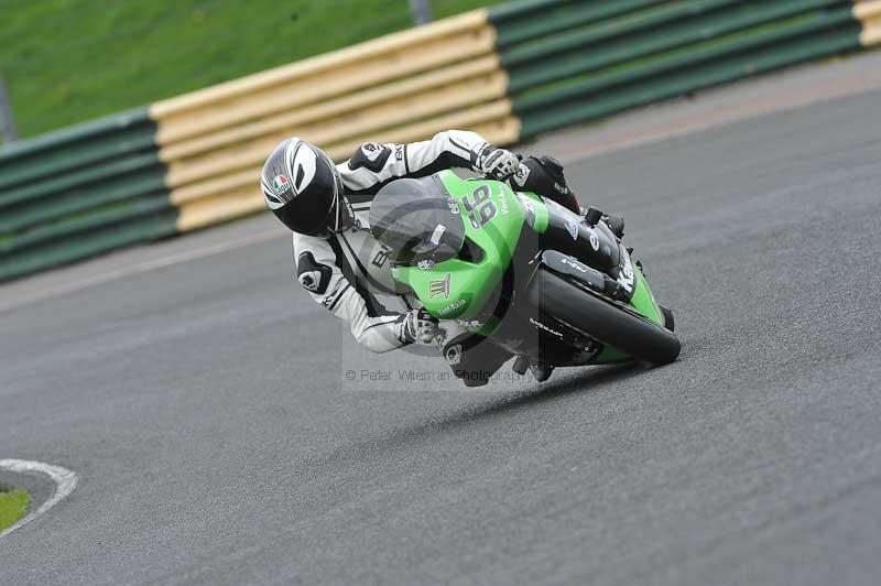 Motorcycle action photographs;cadwell;cadwell park photographs;event digital images;eventdigitalimages;motor racing louth lincolnshire;no limits trackdays;peter wileman photography;trackday;trackday digital images;trackday photos