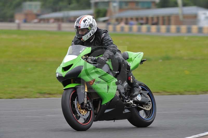 Motorcycle action photographs;cadwell;cadwell park photographs;event digital images;eventdigitalimages;motor racing louth lincolnshire;no limits trackdays;peter wileman photography;trackday;trackday digital images;trackday photos