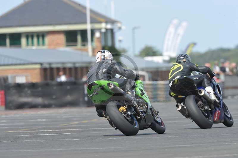 Motorcycle action photographs;cadwell;cadwell park photographs;event digital images;eventdigitalimages;motor racing louth lincolnshire;no limits trackdays;peter wileman photography;trackday;trackday digital images;trackday photos