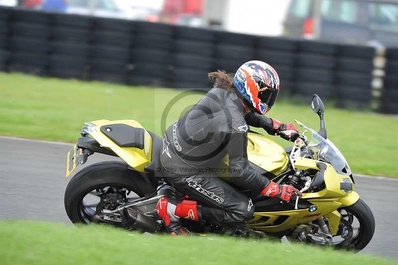 Motorcycle action photographs;cadwell;cadwell park photographs;event digital images;eventdigitalimages;motor racing louth lincolnshire;no limits trackdays;peter wileman photography;trackday;trackday digital images;trackday photos