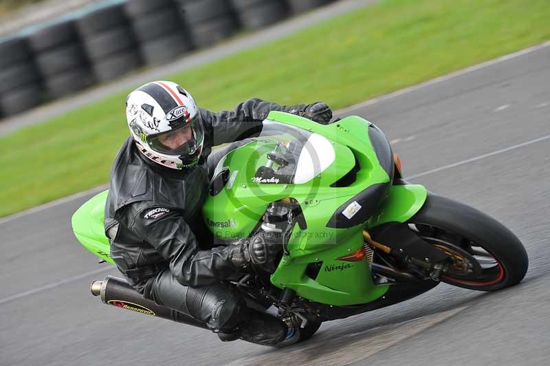 Motorcycle action photographs;cadwell;cadwell park photographs;event digital images;eventdigitalimages;motor racing louth lincolnshire;no limits trackdays;peter wileman photography;trackday;trackday digital images;trackday photos