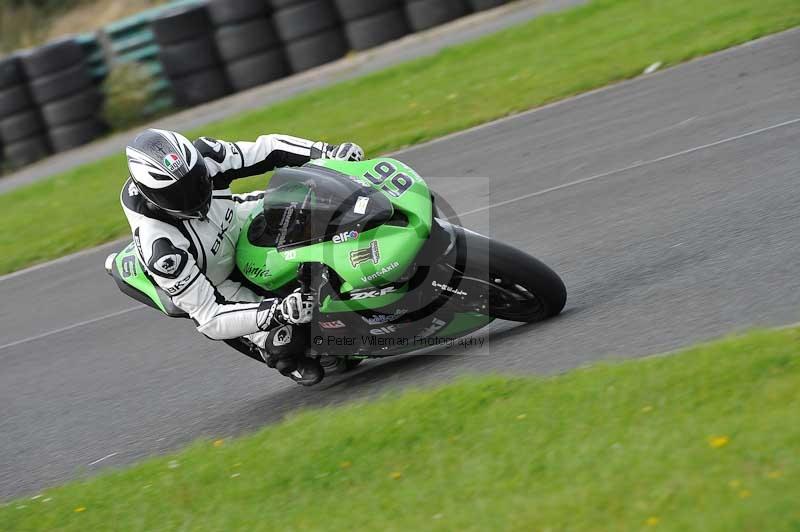 Motorcycle action photographs;cadwell;cadwell park photographs;event digital images;eventdigitalimages;motor racing louth lincolnshire;no limits trackdays;peter wileman photography;trackday;trackday digital images;trackday photos