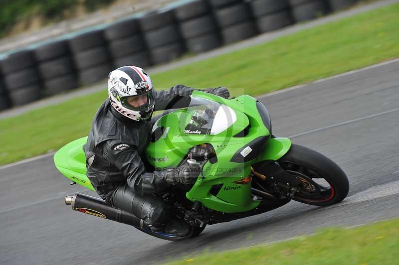 Motorcycle action photographs;cadwell;cadwell park photographs;event digital images;eventdigitalimages;motor racing louth lincolnshire;no limits trackdays;peter wileman photography;trackday;trackday digital images;trackday photos