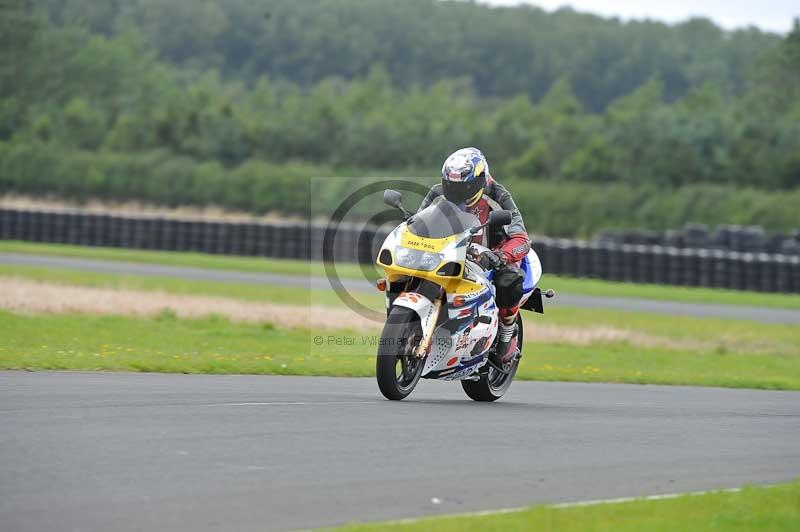 Motorcycle action photographs;cadwell;cadwell park photographs;event digital images;eventdigitalimages;motor racing louth lincolnshire;no limits trackdays;peter wileman photography;trackday;trackday digital images;trackday photos