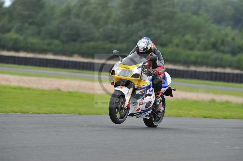Motorcycle action photographs;cadwell;cadwell park photographs;event digital images;eventdigitalimages;motor racing louth lincolnshire;no limits trackdays;peter wileman photography;trackday;trackday digital images;trackday photos