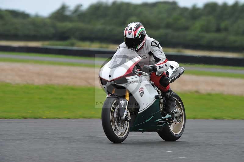 Motorcycle action photographs;cadwell;cadwell park photographs;event digital images;eventdigitalimages;motor racing louth lincolnshire;no limits trackdays;peter wileman photography;trackday;trackday digital images;trackday photos