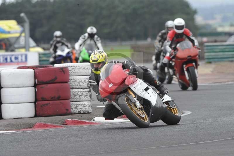 Motorcycle action photographs;cadwell;cadwell park photographs;event digital images;eventdigitalimages;motor racing louth lincolnshire;no limits trackdays;peter wileman photography;trackday;trackday digital images;trackday photos
