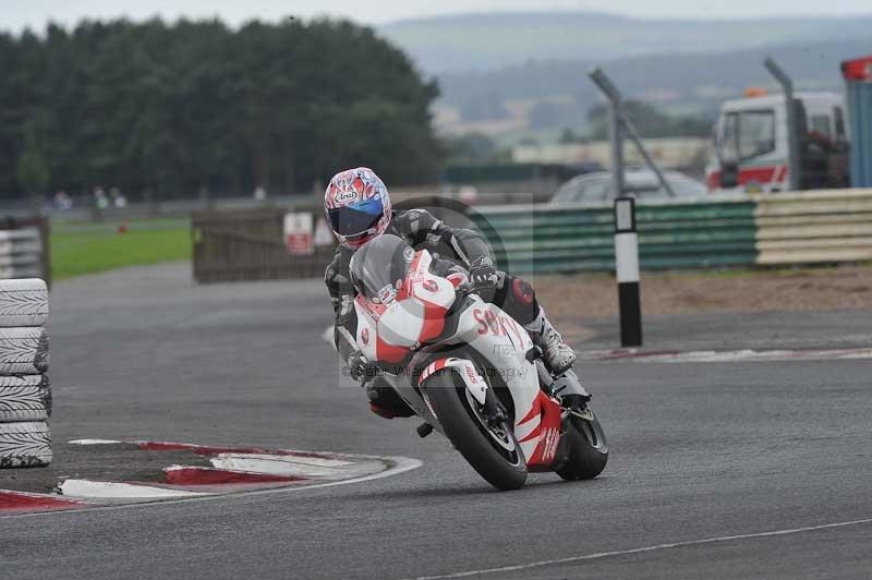 Motorcycle action photographs;cadwell;cadwell park photographs;event digital images;eventdigitalimages;motor racing louth lincolnshire;no limits trackdays;peter wileman photography;trackday;trackday digital images;trackday photos