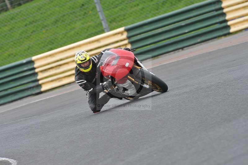 Motorcycle action photographs;cadwell;cadwell park photographs;event digital images;eventdigitalimages;motor racing louth lincolnshire;no limits trackdays;peter wileman photography;trackday;trackday digital images;trackday photos