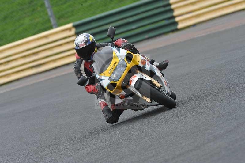 Motorcycle action photographs;cadwell;cadwell park photographs;event digital images;eventdigitalimages;motor racing louth lincolnshire;no limits trackdays;peter wileman photography;trackday;trackday digital images;trackday photos