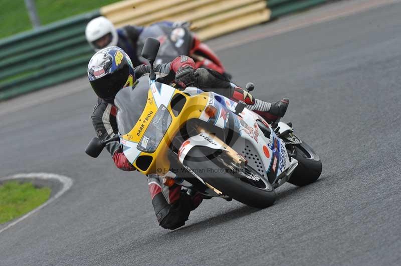 Motorcycle action photographs;cadwell;cadwell park photographs;event digital images;eventdigitalimages;motor racing louth lincolnshire;no limits trackdays;peter wileman photography;trackday;trackday digital images;trackday photos