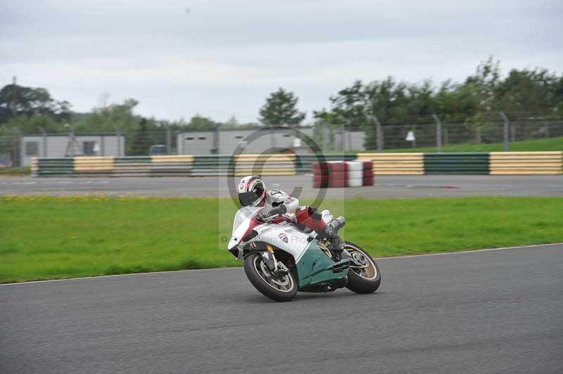 Motorcycle action photographs;cadwell;cadwell park photographs;event digital images;eventdigitalimages;motor racing louth lincolnshire;no limits trackdays;peter wileman photography;trackday;trackday digital images;trackday photos