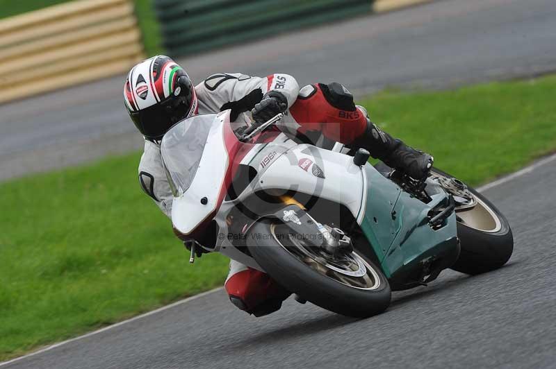 Motorcycle action photographs;cadwell;cadwell park photographs;event digital images;eventdigitalimages;motor racing louth lincolnshire;no limits trackdays;peter wileman photography;trackday;trackday digital images;trackday photos