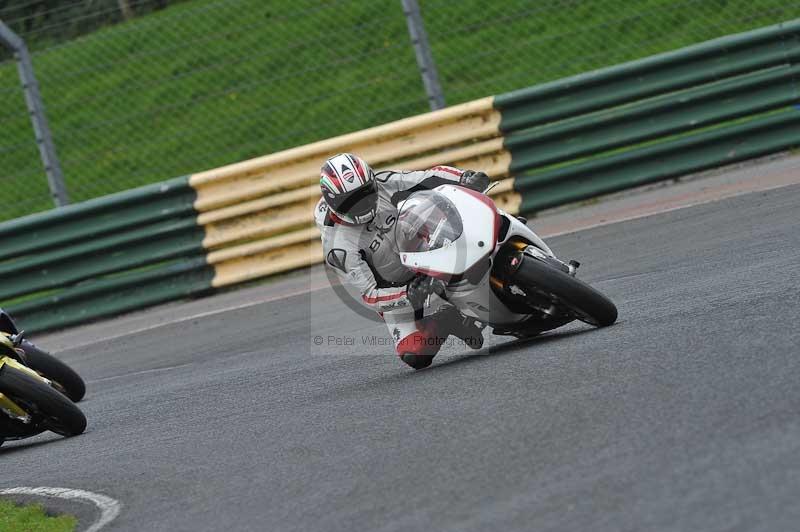 Motorcycle action photographs;cadwell;cadwell park photographs;event digital images;eventdigitalimages;motor racing louth lincolnshire;no limits trackdays;peter wileman photography;trackday;trackday digital images;trackday photos