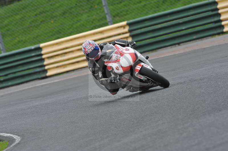 Motorcycle action photographs;cadwell;cadwell park photographs;event digital images;eventdigitalimages;motor racing louth lincolnshire;no limits trackdays;peter wileman photography;trackday;trackday digital images;trackday photos