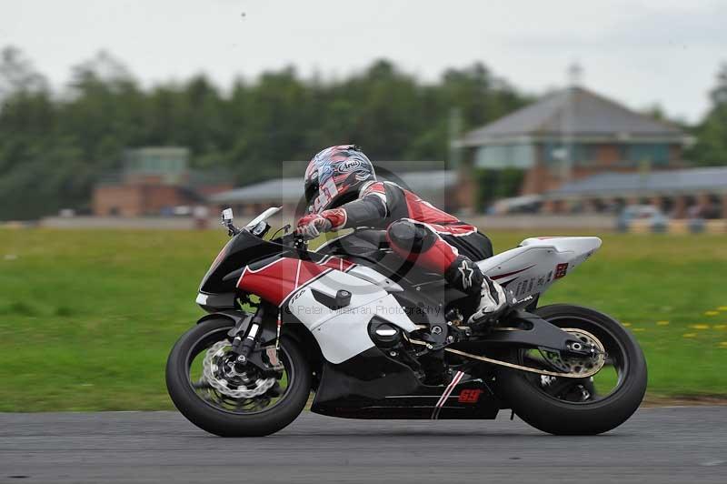 Motorcycle action photographs;cadwell;cadwell park photographs;event digital images;eventdigitalimages;motor racing louth lincolnshire;no limits trackdays;peter wileman photography;trackday;trackday digital images;trackday photos