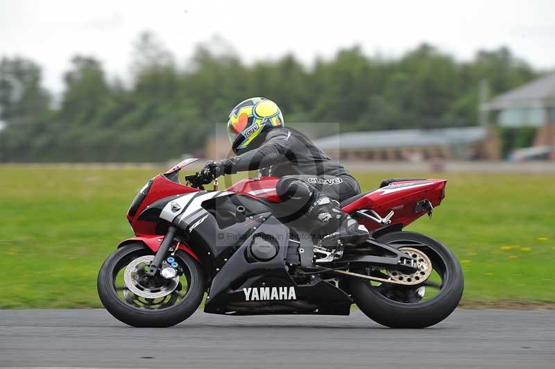 Motorcycle action photographs;cadwell;cadwell park photographs;event digital images;eventdigitalimages;motor racing louth lincolnshire;no limits trackdays;peter wileman photography;trackday;trackday digital images;trackday photos