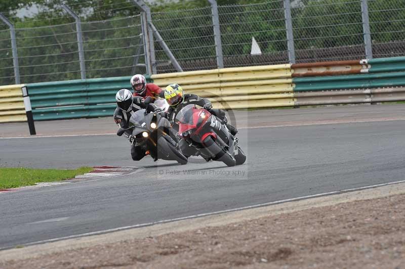 Motorcycle action photographs;cadwell;cadwell park photographs;event digital images;eventdigitalimages;motor racing louth lincolnshire;no limits trackdays;peter wileman photography;trackday;trackday digital images;trackday photos