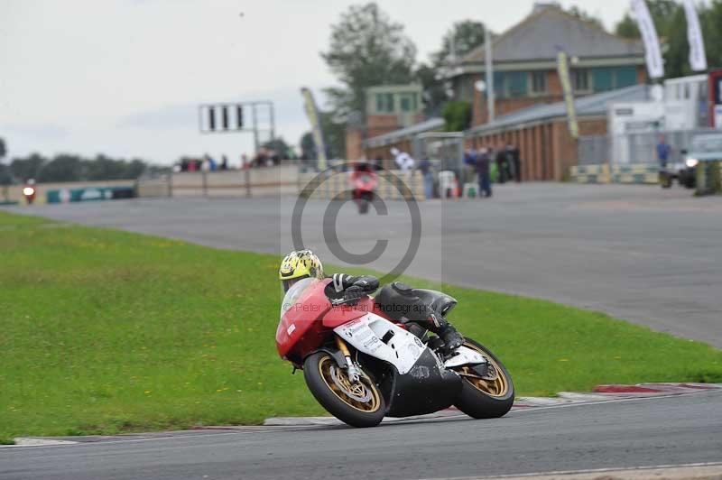 Motorcycle action photographs;cadwell;cadwell park photographs;event digital images;eventdigitalimages;motor racing louth lincolnshire;no limits trackdays;peter wileman photography;trackday;trackday digital images;trackday photos