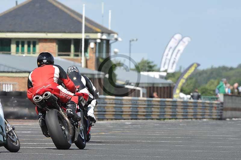 Motorcycle action photographs;cadwell;cadwell park photographs;event digital images;eventdigitalimages;motor racing louth lincolnshire;no limits trackdays;peter wileman photography;trackday;trackday digital images;trackday photos