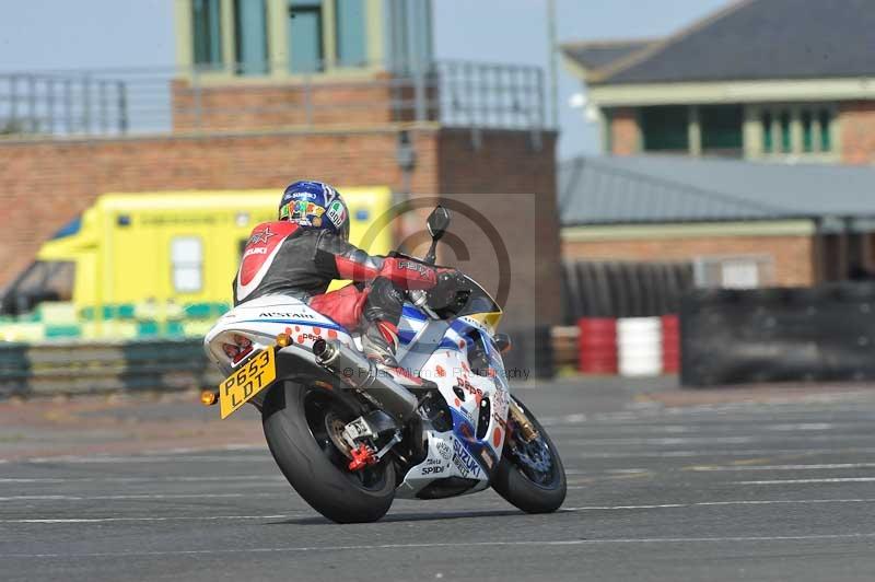 Motorcycle action photographs;cadwell;cadwell park photographs;event digital images;eventdigitalimages;motor racing louth lincolnshire;no limits trackdays;peter wileman photography;trackday;trackday digital images;trackday photos