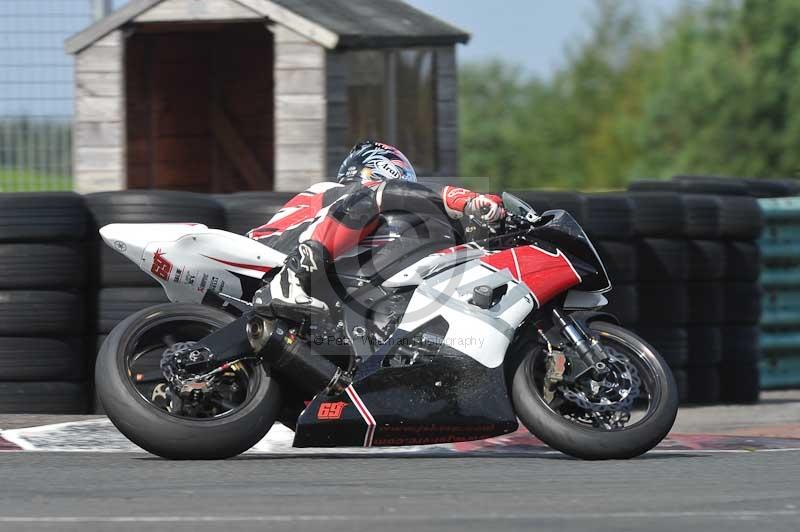 Motorcycle action photographs;cadwell;cadwell park photographs;event digital images;eventdigitalimages;motor racing louth lincolnshire;no limits trackdays;peter wileman photography;trackday;trackday digital images;trackday photos