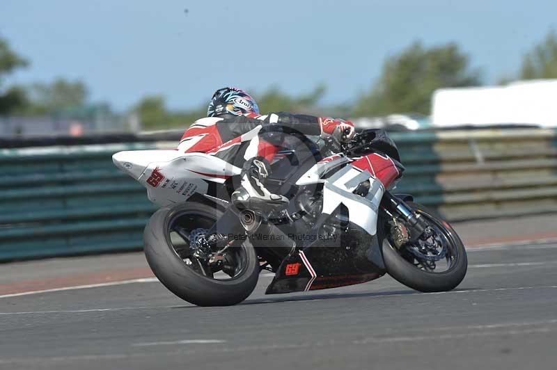 Motorcycle action photographs;cadwell;cadwell park photographs;event digital images;eventdigitalimages;motor racing louth lincolnshire;no limits trackdays;peter wileman photography;trackday;trackday digital images;trackday photos
