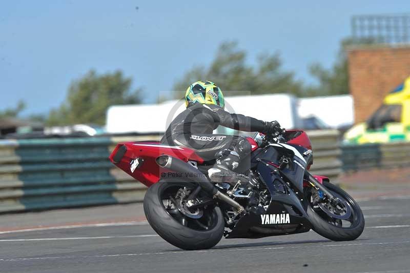 Motorcycle action photographs;cadwell;cadwell park photographs;event digital images;eventdigitalimages;motor racing louth lincolnshire;no limits trackdays;peter wileman photography;trackday;trackday digital images;trackday photos