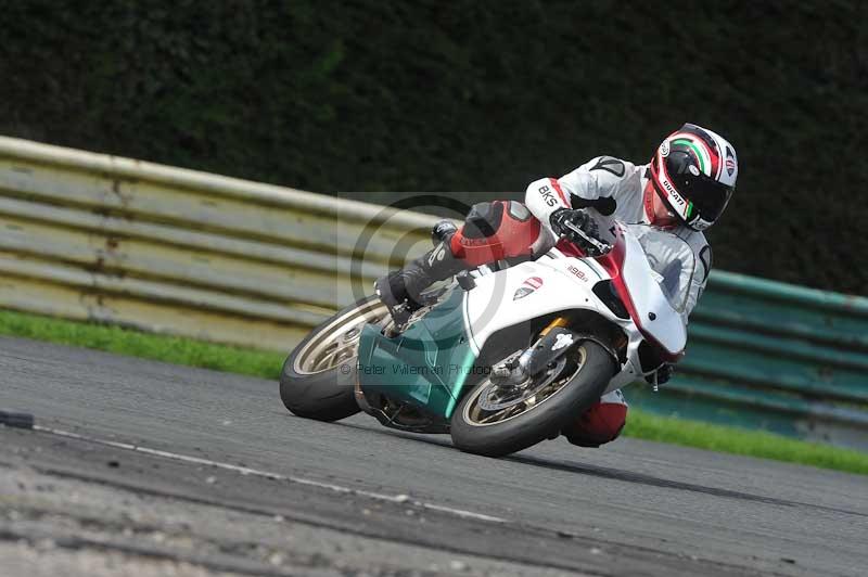 Motorcycle action photographs;cadwell;cadwell park photographs;event digital images;eventdigitalimages;motor racing louth lincolnshire;no limits trackdays;peter wileman photography;trackday;trackday digital images;trackday photos