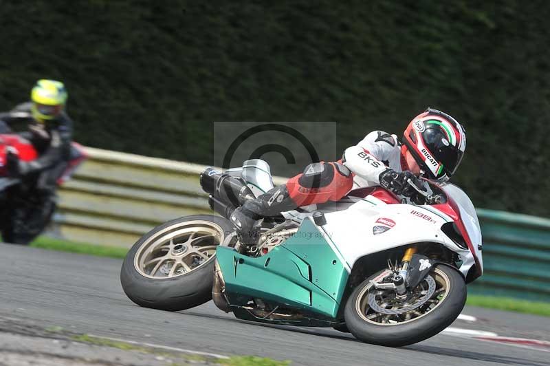 Motorcycle action photographs;cadwell;cadwell park photographs;event digital images;eventdigitalimages;motor racing louth lincolnshire;no limits trackdays;peter wileman photography;trackday;trackday digital images;trackday photos