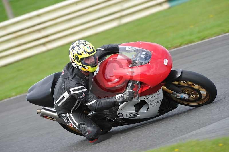 Motorcycle action photographs;cadwell;cadwell park photographs;event digital images;eventdigitalimages;motor racing louth lincolnshire;no limits trackdays;peter wileman photography;trackday;trackday digital images;trackday photos