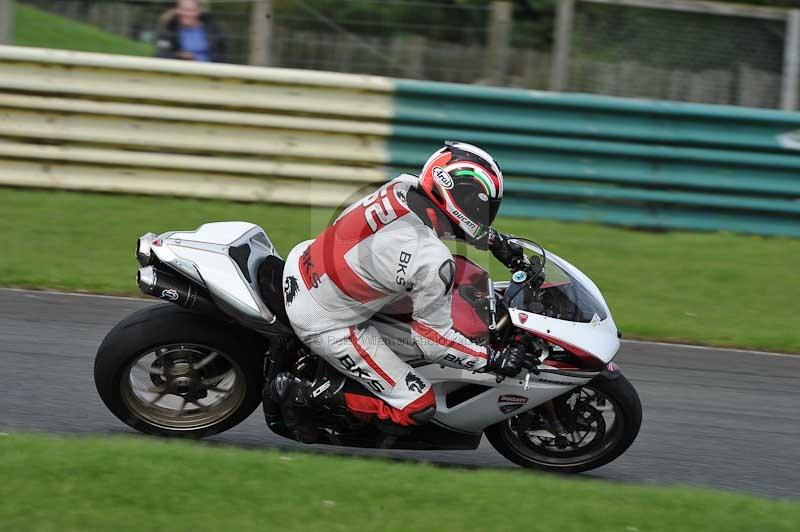 Motorcycle action photographs;cadwell;cadwell park photographs;event digital images;eventdigitalimages;motor racing louth lincolnshire;no limits trackdays;peter wileman photography;trackday;trackday digital images;trackday photos