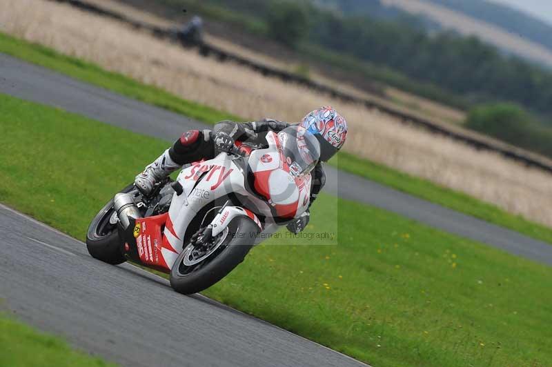 Motorcycle action photographs;cadwell;cadwell park photographs;event digital images;eventdigitalimages;motor racing louth lincolnshire;no limits trackdays;peter wileman photography;trackday;trackday digital images;trackday photos