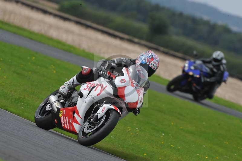 Motorcycle action photographs;cadwell;cadwell park photographs;event digital images;eventdigitalimages;motor racing louth lincolnshire;no limits trackdays;peter wileman photography;trackday;trackday digital images;trackday photos