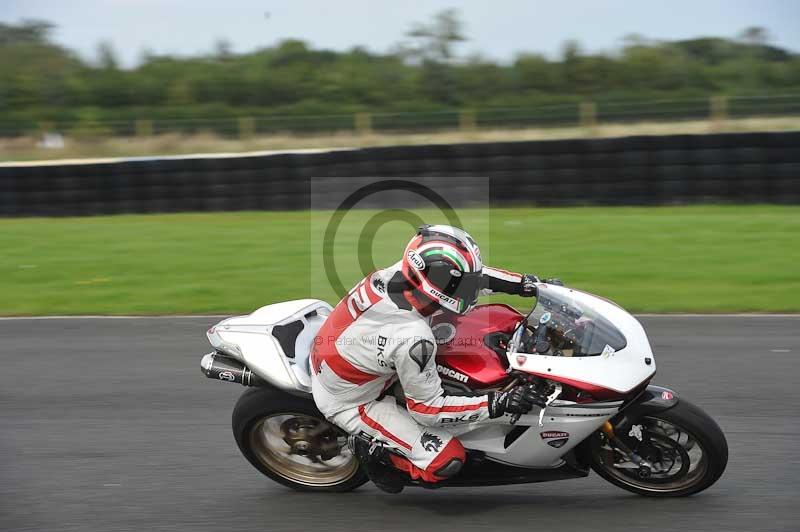 Motorcycle action photographs;cadwell;cadwell park photographs;event digital images;eventdigitalimages;motor racing louth lincolnshire;no limits trackdays;peter wileman photography;trackday;trackday digital images;trackday photos