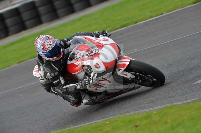 Motorcycle action photographs;cadwell;cadwell park photographs;event digital images;eventdigitalimages;motor racing louth lincolnshire;no limits trackdays;peter wileman photography;trackday;trackday digital images;trackday photos