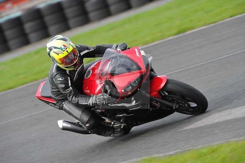 Motorcycle action photographs;cadwell;cadwell park photographs;event digital images;eventdigitalimages;motor racing louth lincolnshire;no limits trackdays;peter wileman photography;trackday;trackday digital images;trackday photos