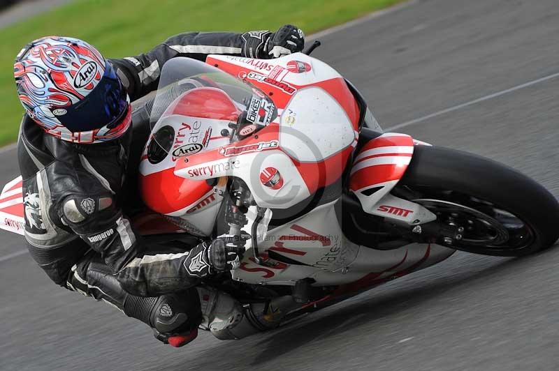 Motorcycle action photographs;cadwell;cadwell park photographs;event digital images;eventdigitalimages;motor racing louth lincolnshire;no limits trackdays;peter wileman photography;trackday;trackday digital images;trackday photos