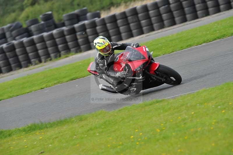 Motorcycle action photographs;cadwell;cadwell park photographs;event digital images;eventdigitalimages;motor racing louth lincolnshire;no limits trackdays;peter wileman photography;trackday;trackday digital images;trackday photos