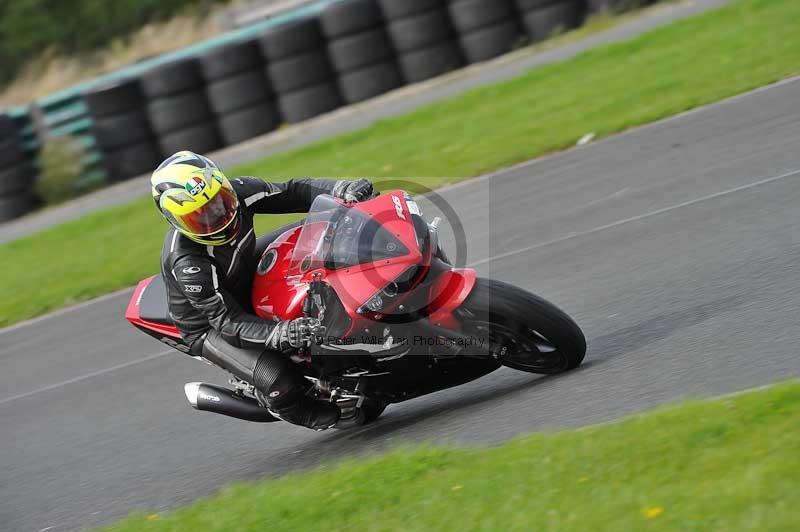 Motorcycle action photographs;cadwell;cadwell park photographs;event digital images;eventdigitalimages;motor racing louth lincolnshire;no limits trackdays;peter wileman photography;trackday;trackday digital images;trackday photos