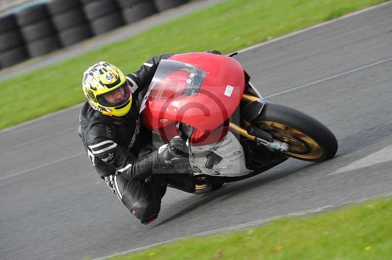 Motorcycle action photographs;cadwell;cadwell park photographs;event digital images;eventdigitalimages;motor racing louth lincolnshire;no limits trackdays;peter wileman photography;trackday;trackday digital images;trackday photos