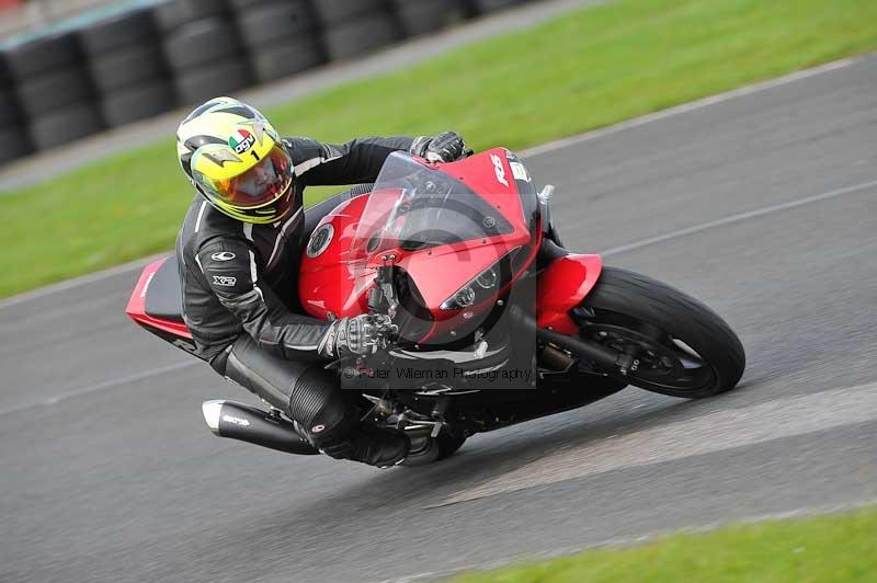 Motorcycle action photographs;cadwell;cadwell park photographs;event digital images;eventdigitalimages;motor racing louth lincolnshire;no limits trackdays;peter wileman photography;trackday;trackday digital images;trackday photos