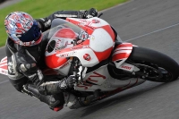 Motorcycle-action-photographs;cadwell;cadwell-park-photographs;event-digital-images;eventdigitalimages;motor-racing-louth-lincolnshire;no-limits-trackdays;peter-wileman-photography;trackday;trackday-digital-images;trackday-photos
