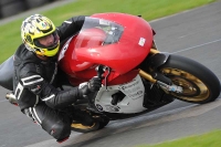 Motorcycle-action-photographs;cadwell;cadwell-park-photographs;event-digital-images;eventdigitalimages;motor-racing-louth-lincolnshire;no-limits-trackdays;peter-wileman-photography;trackday;trackday-digital-images;trackday-photos