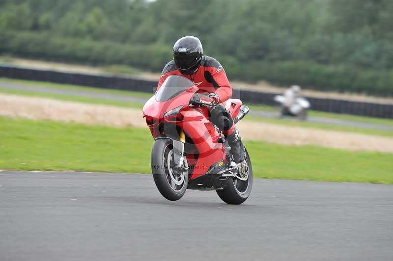 Motorcycle action photographs;cadwell;cadwell park photographs;event digital images;eventdigitalimages;motor racing louth lincolnshire;no limits trackdays;peter wileman photography;trackday;trackday digital images;trackday photos