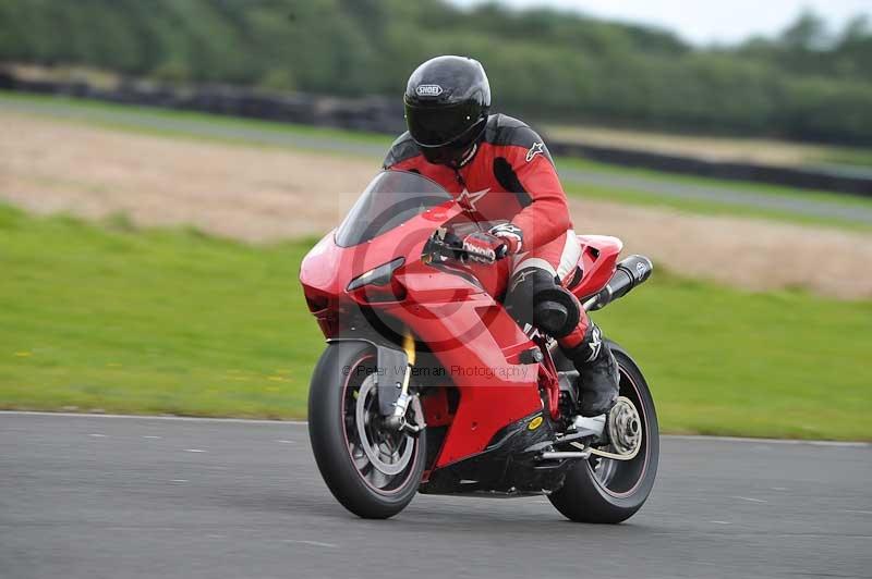 Motorcycle action photographs;cadwell;cadwell park photographs;event digital images;eventdigitalimages;motor racing louth lincolnshire;no limits trackdays;peter wileman photography;trackday;trackday digital images;trackday photos